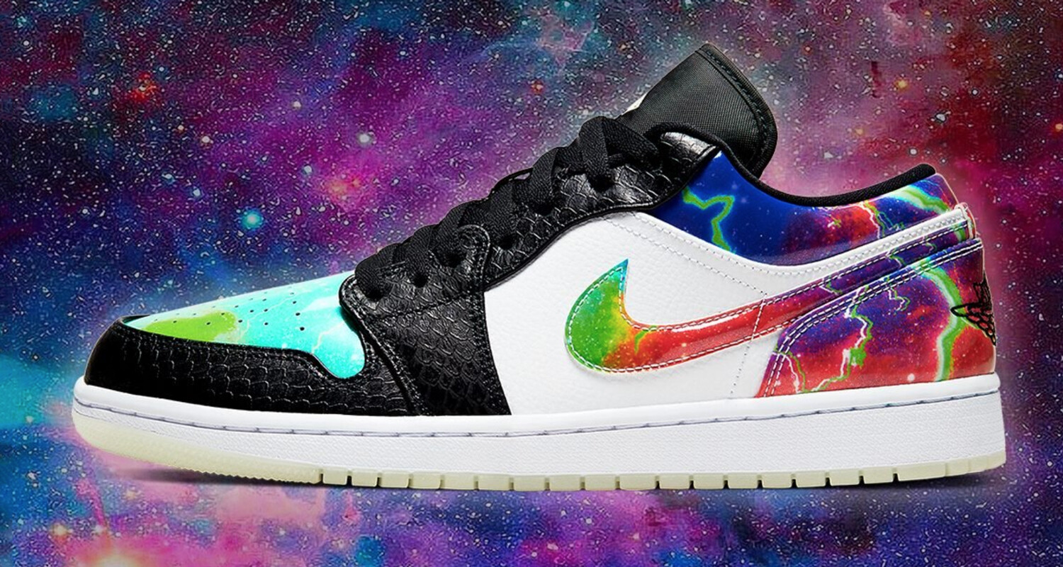 white nike 270s mens